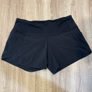 Lulu Lemon Speed Up Low-Rise Lined Short 2.5" Size 4